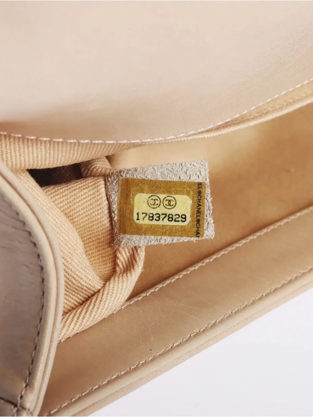 CHANEL Cream Boy Bag Medium with Antique Gold Hardware (Card and Dust Bag incl) - Picture 7 of 9